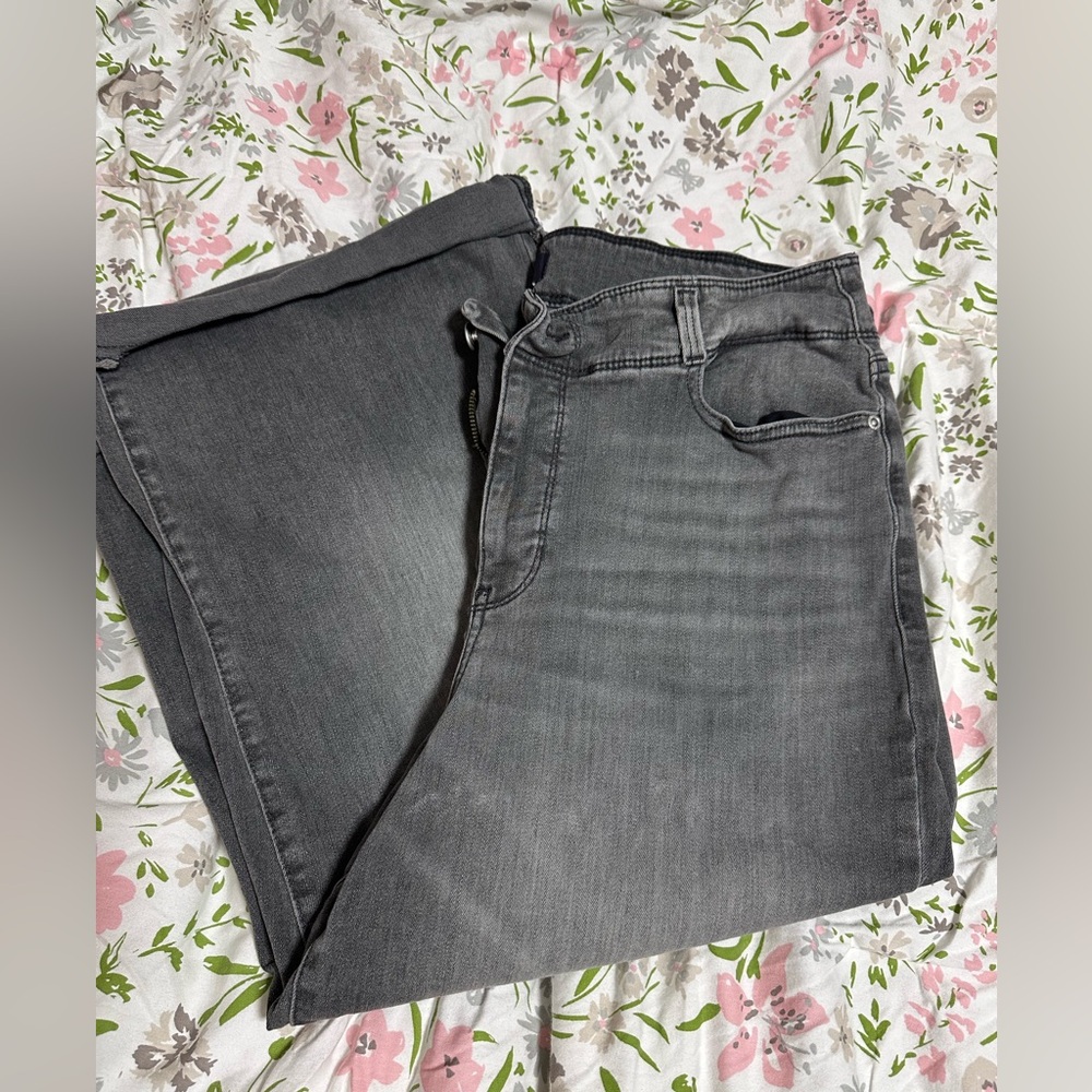 NYDJ Brigitte Wide Leg Capri Jeans in Charcoal Gray